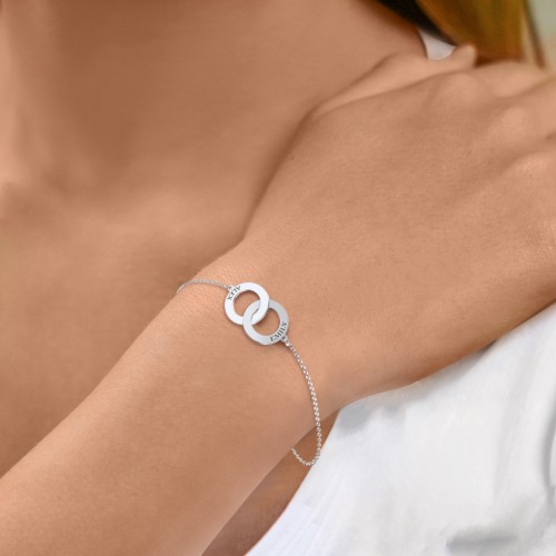 Engravable Interlocking Circles Bracelet – 10K Yellow Gold